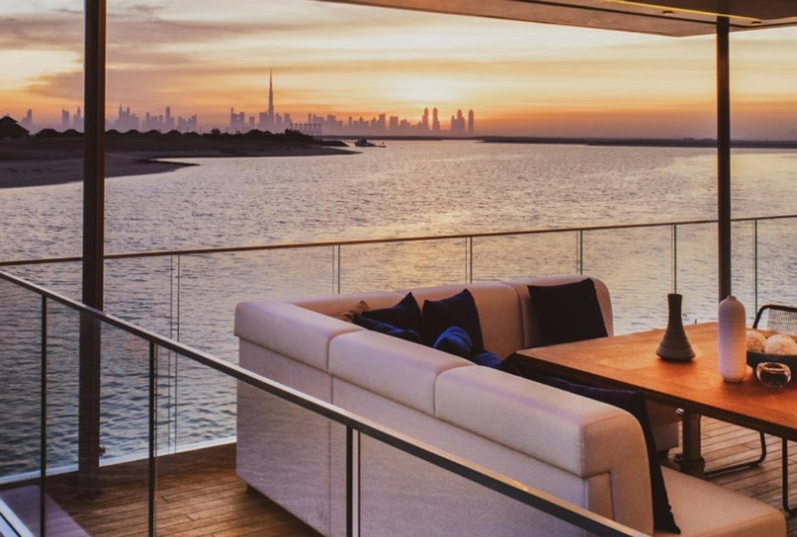 "The heart of Europe", las casas de lujo flotantes de Dubái. Tal y como explican en su web, se trata de “una hazaña de innovación lograda por un matrimonio de ingeniería e imaginación. Además de proporcionar la primera experiencia submarina flotante del mundo, las villas Floating Seahorse albergarán características especiales únicas y tecnología de vanguardia”.