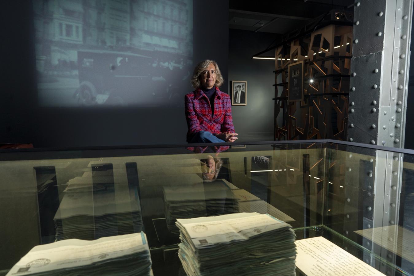 Ana Iríbar, viuda de Gregorio Ordóñez, en la exposición. 