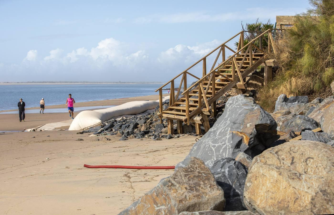 En imágenes, los destrozos causados por el temporal en la playa de El Portil