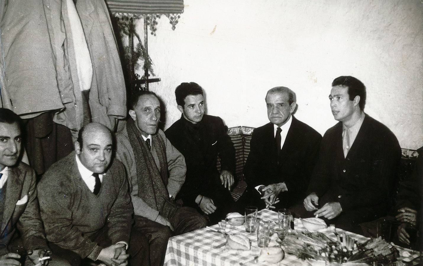 Curro Romero, en una reunión con Juan Belmonte