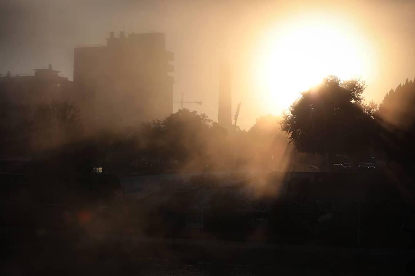 Viernes de niebla en Sevilla