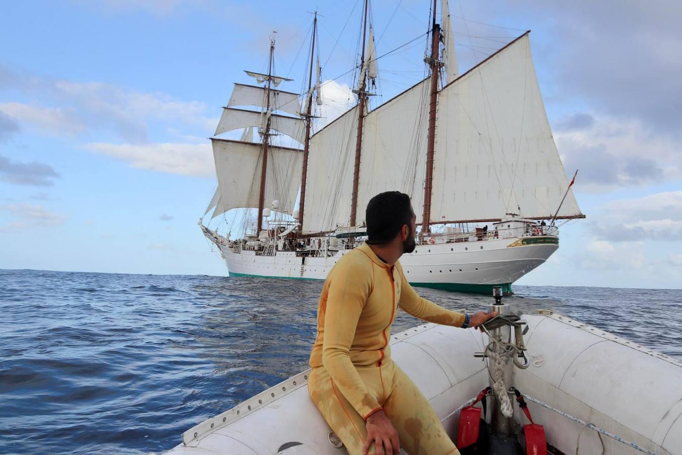 En imágenes: Así ha sido el cruce del Estrecho de Magallanes del buque escuela Juan Sebastián de Elcano