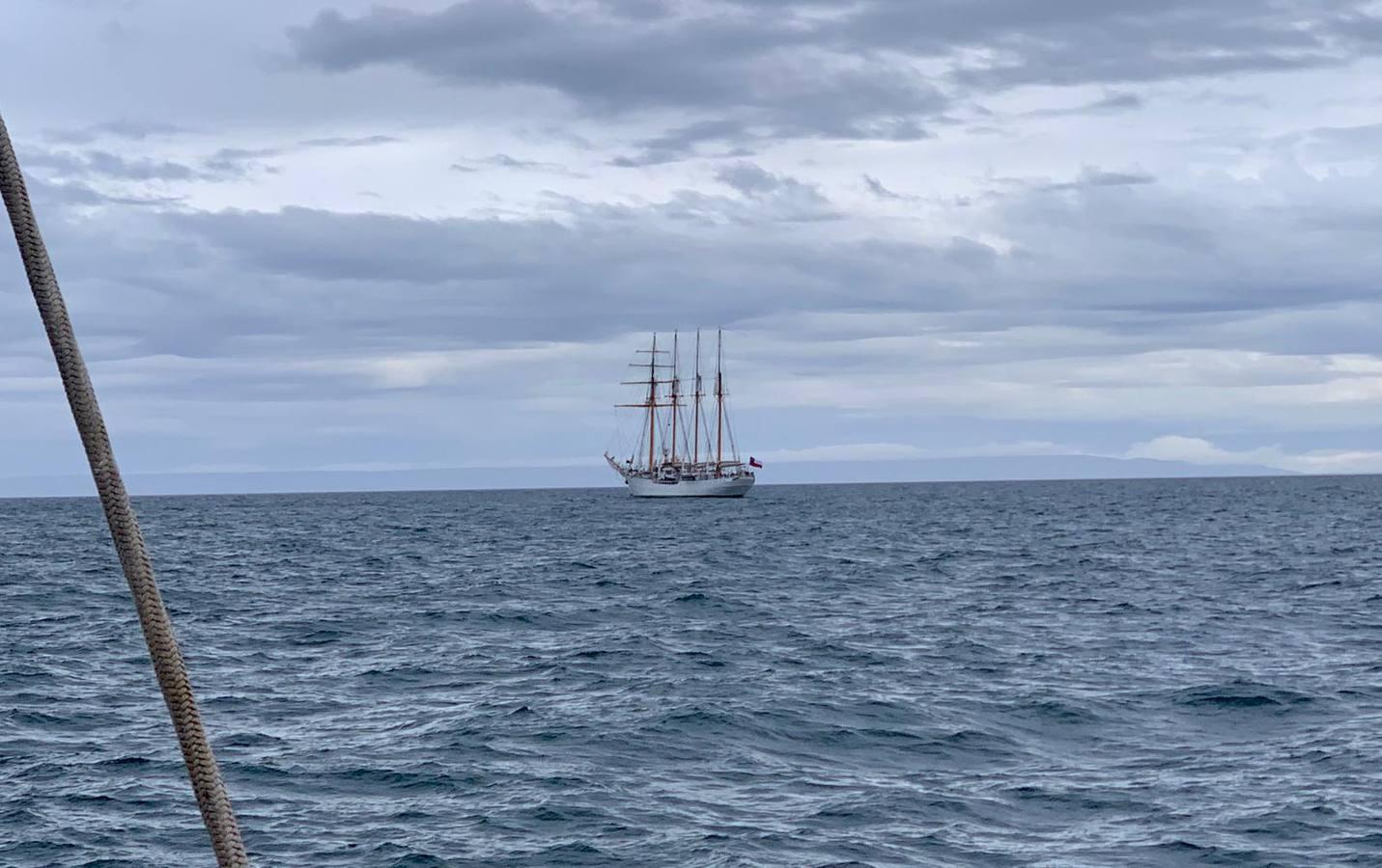 En imágenes: Así ha sido el cruce del Estrecho de Magallanes del buque escuela Juan Sebastián de Elcano