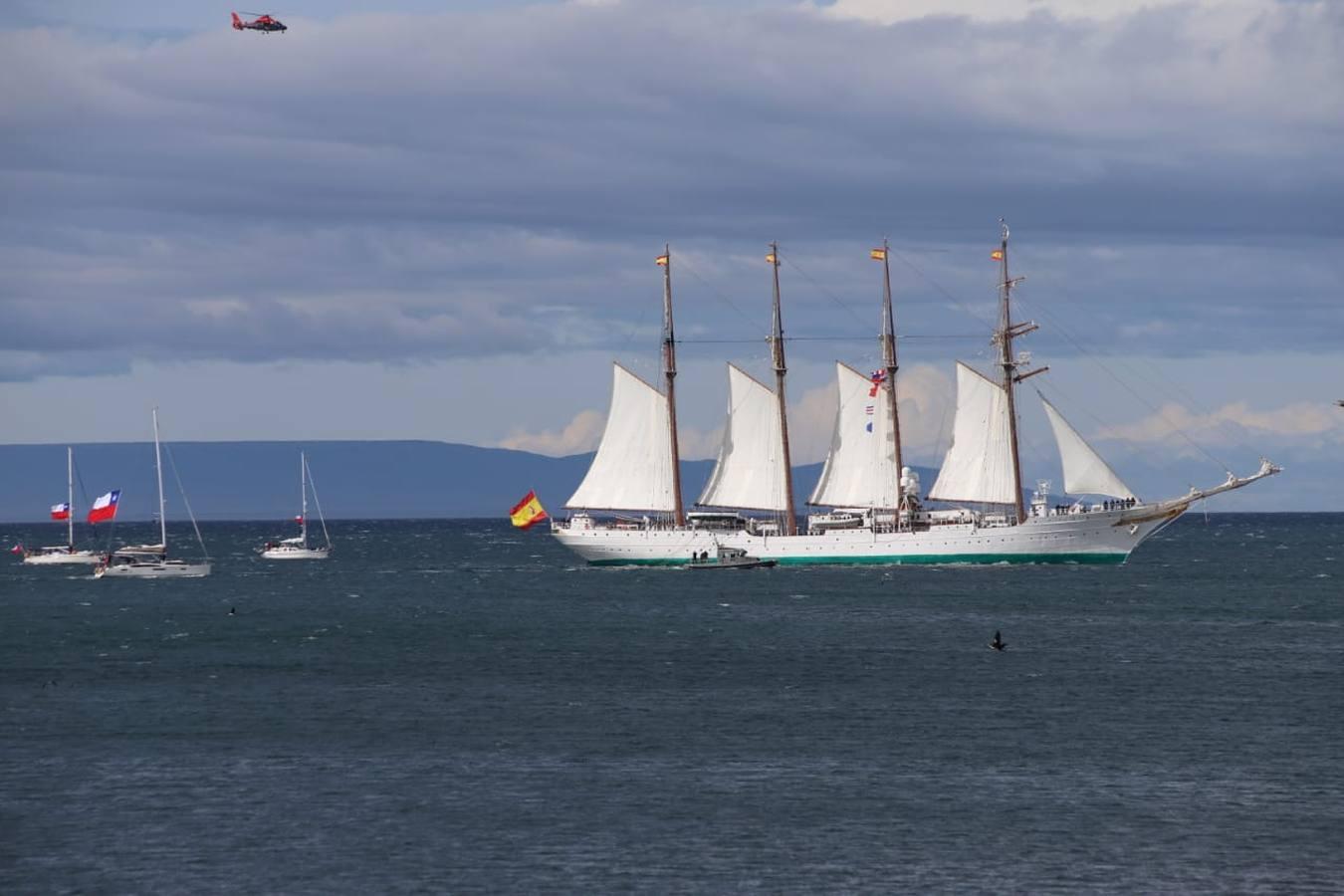 En imágenes: Así ha sido el cruce del Estrecho de Magallanes del buque escuela Juan Sebastián de Elcano