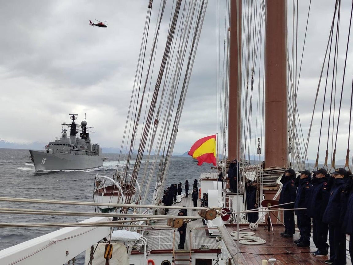 En imágenes: Así ha sido el cruce del Estrecho de Magallanes del buque escuela Juan Sebastián de Elcano