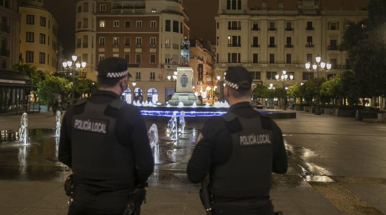 Toque de queda | El cierre adelantado de los bares en Córdoba en imágenes