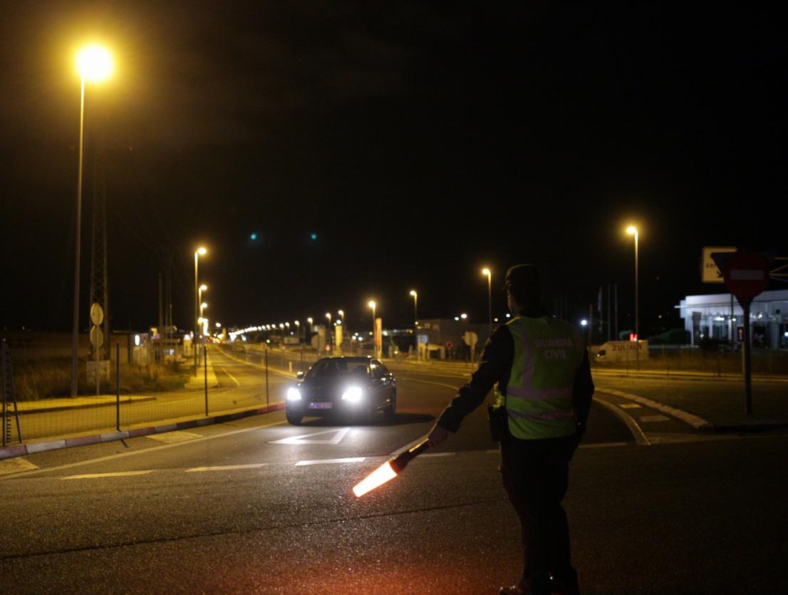 La Guardia Civil controla la movilidad en Zamora. 