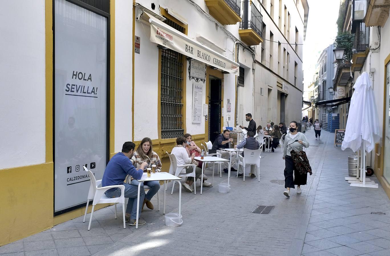 Así viven las nuevas restricciones los bares tradicionales de Sevilla