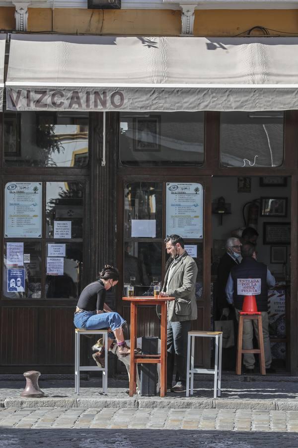 Así viven las nuevas restricciones los bares tradicionales de Sevilla