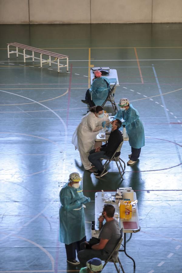 En imágenes, comienzan los cribados masivos en Sevilla capital