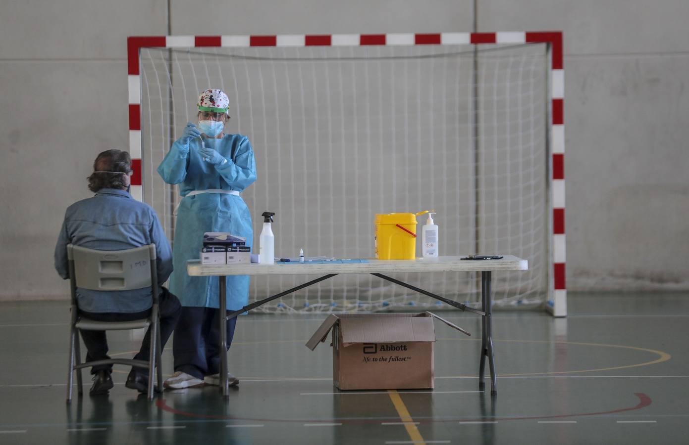 En imágenes, comienzan los cribados masivos en Sevilla capital