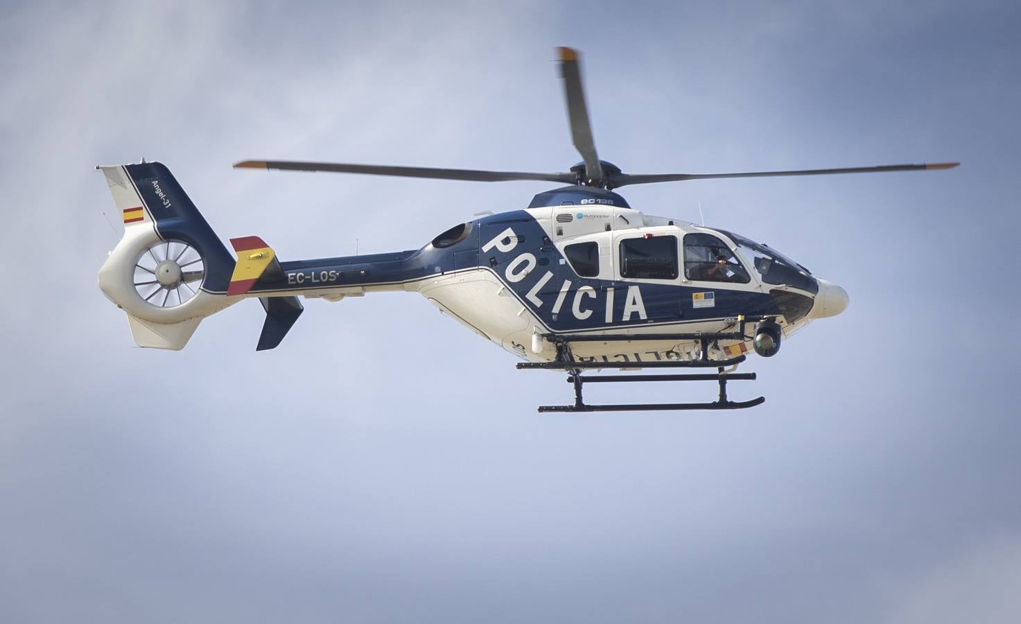 Controles policiales en las salidas de Sevilla por el cierre perimetral