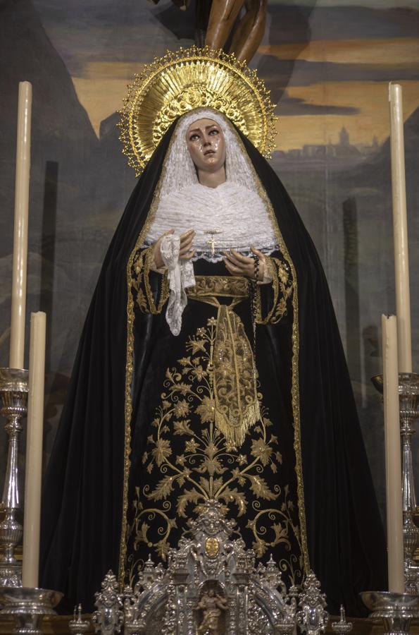 La Virgen, de luto, para el mes de noviembre