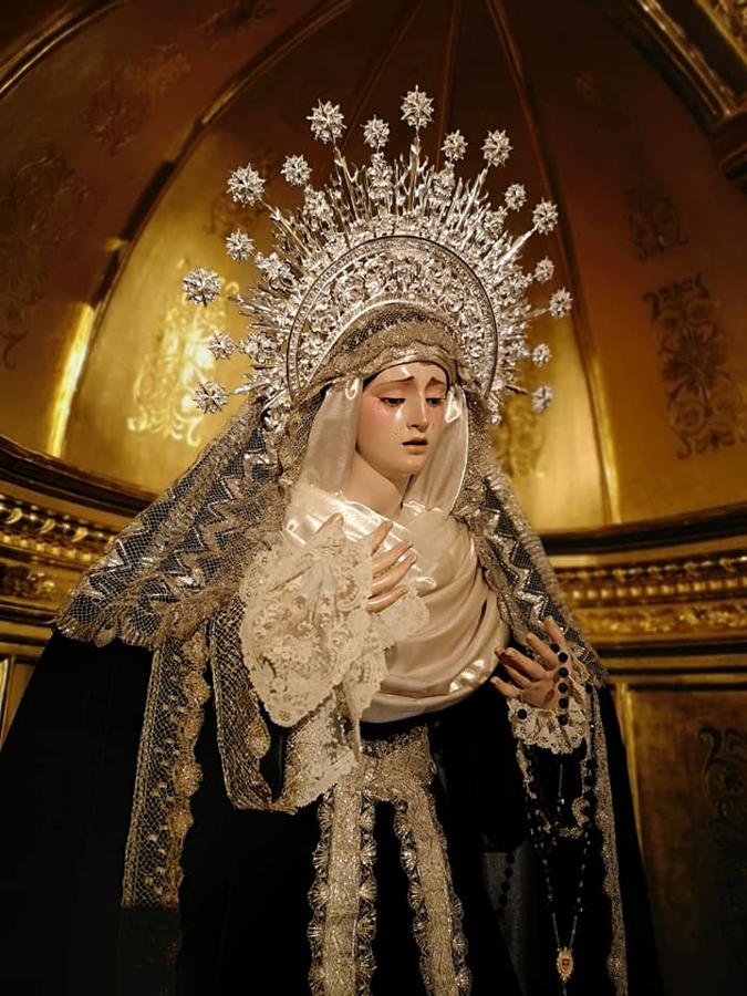 La Virgen, de luto, para el mes de noviembre