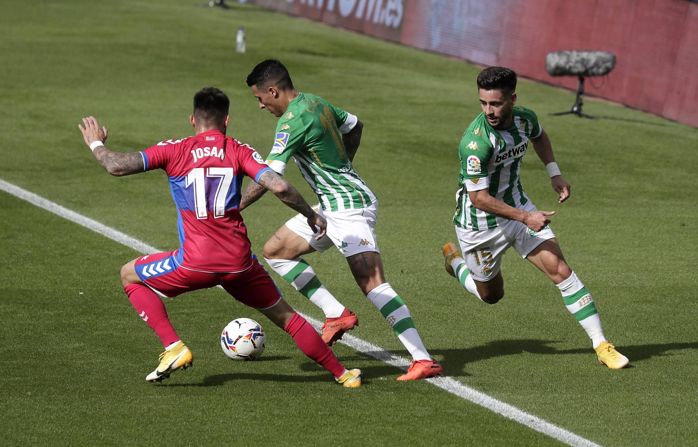 En imágenes, la victoria del Betis sobre el Elche