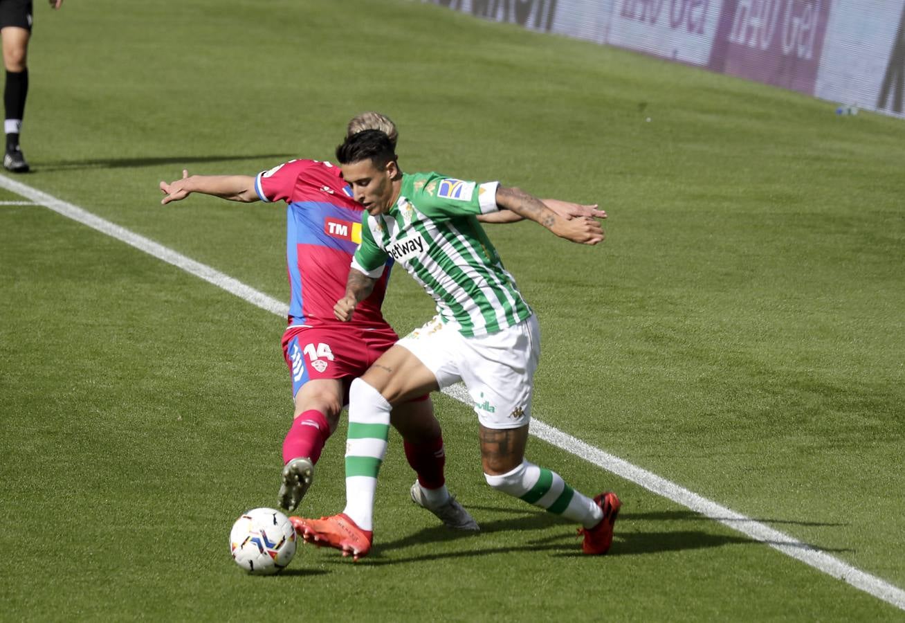 En imágenes, la victoria del Betis sobre el Elche