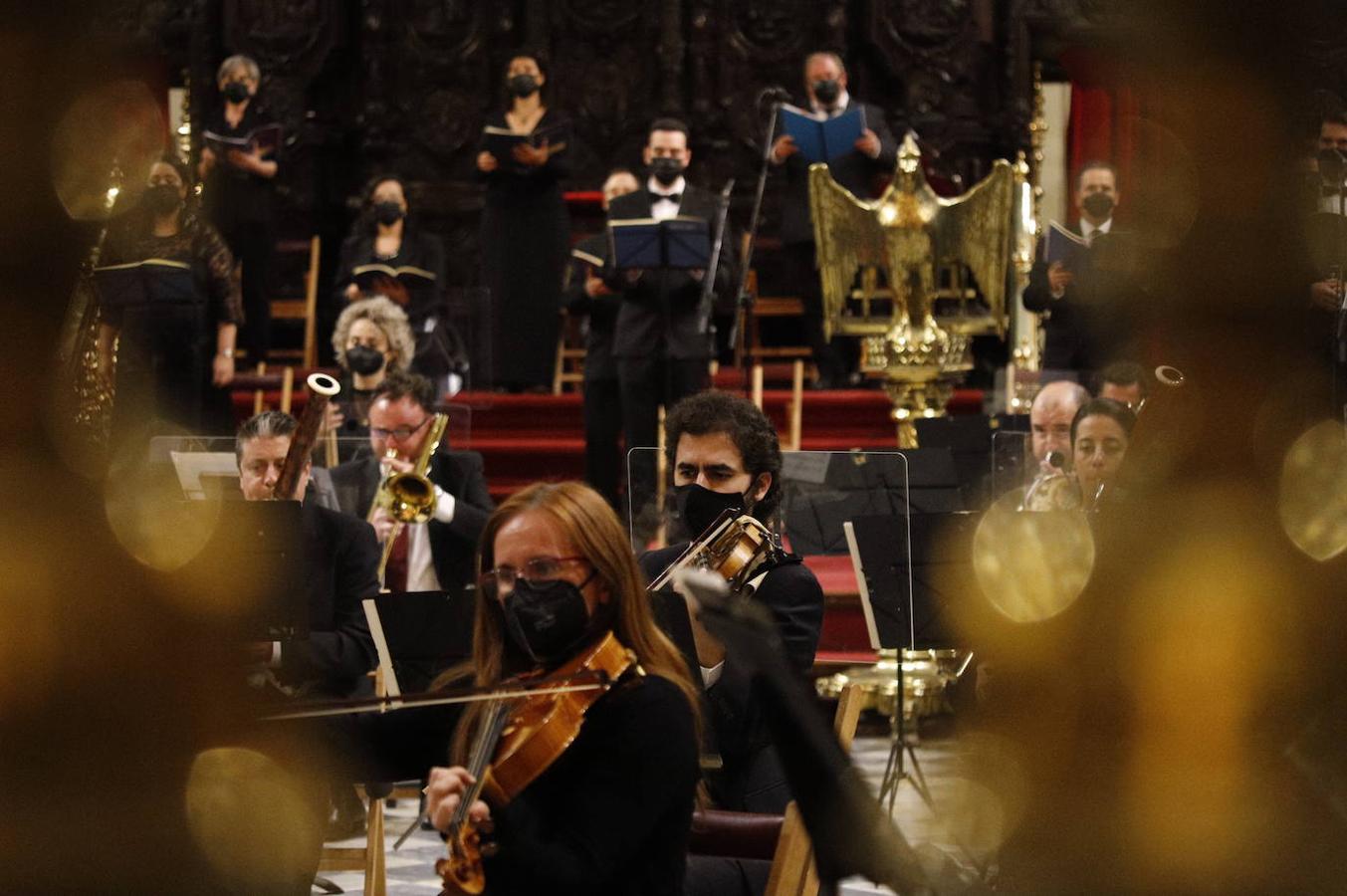 El «Requiem» de Mozart en la Catedral de Córdoba, en imágenes