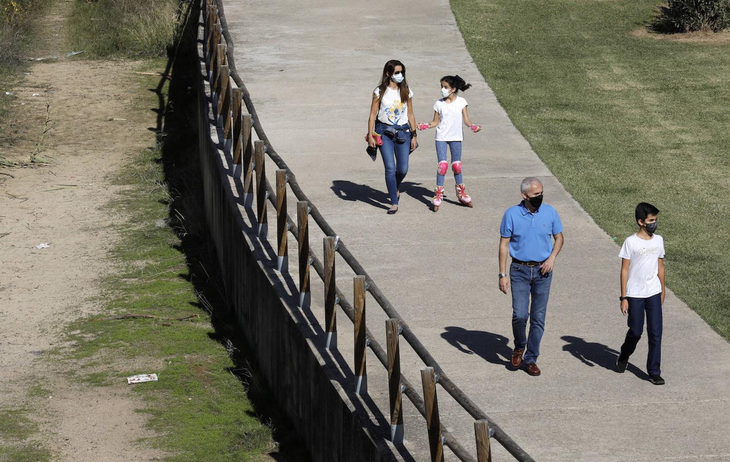 El poco ambiente de Córdoba en el puente de Todos los Santos, en imágenes