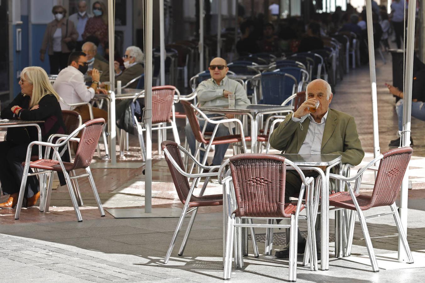 El poco ambiente de Córdoba en el puente de Todos los Santos, en imágenes