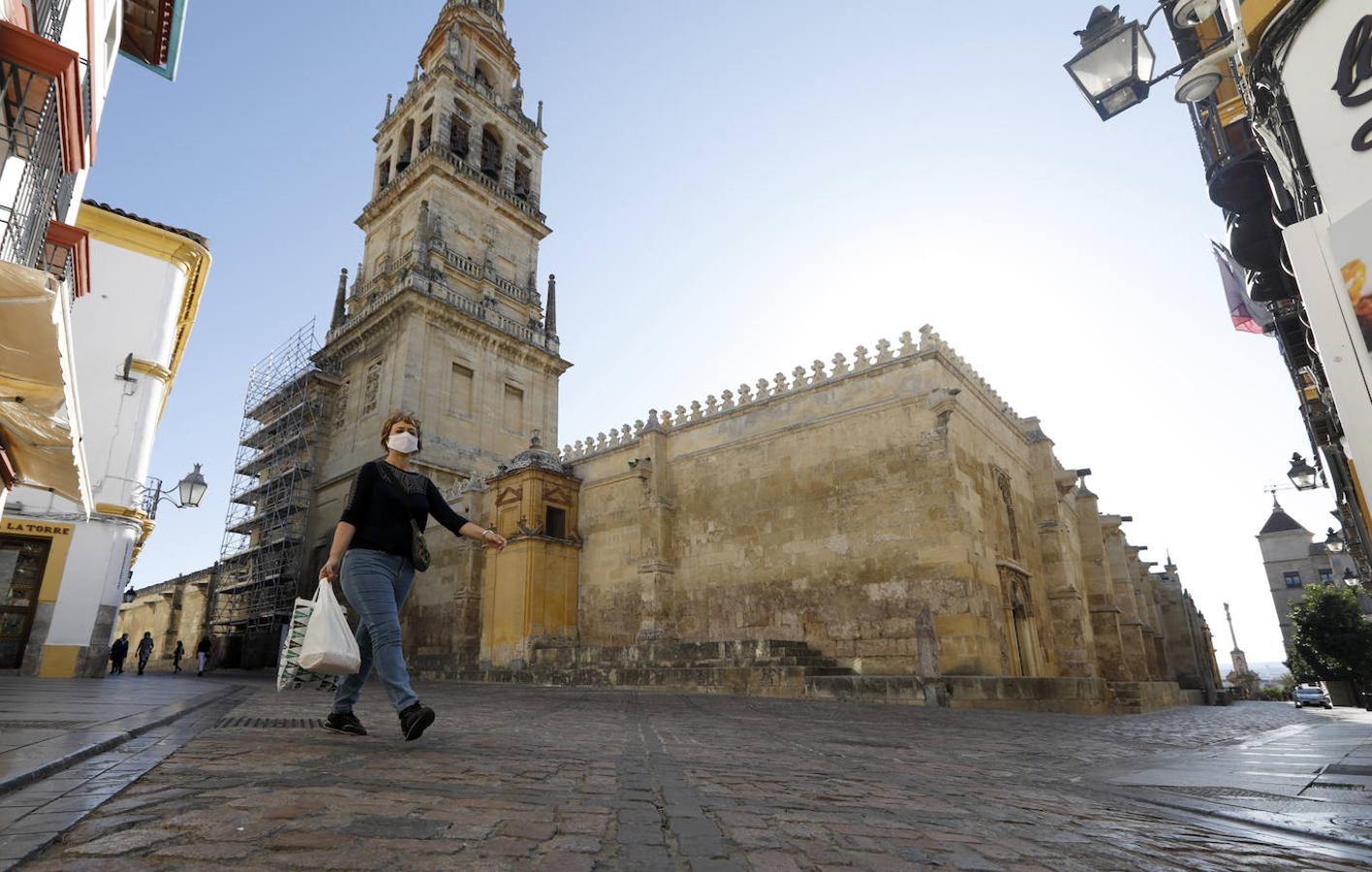 El poco ambiente de Córdoba en el puente de Todos los Santos, en imágenes