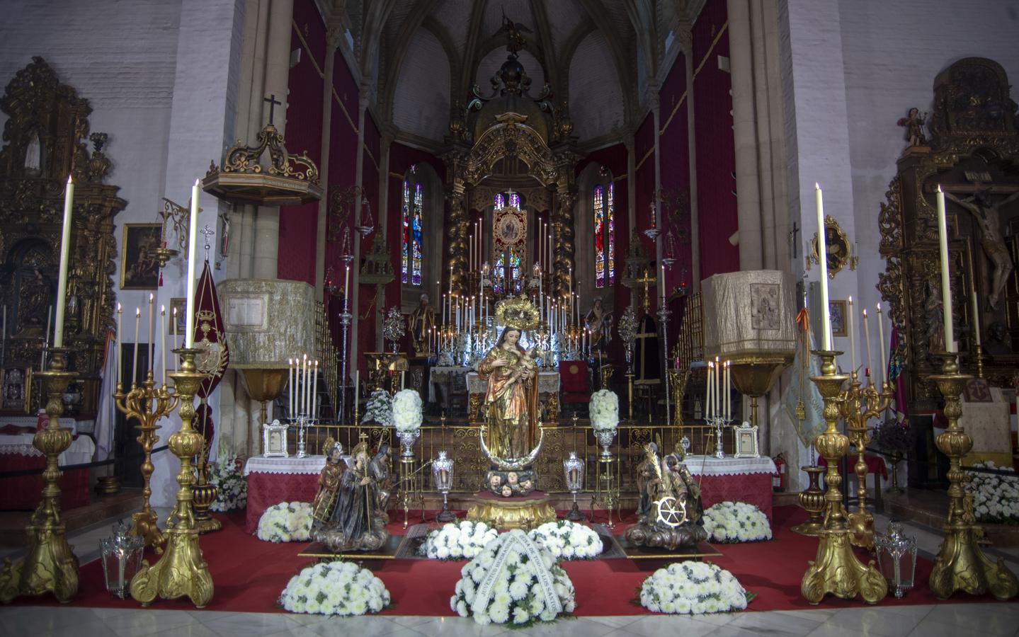 Veneración de la Reina de Todos los Santos