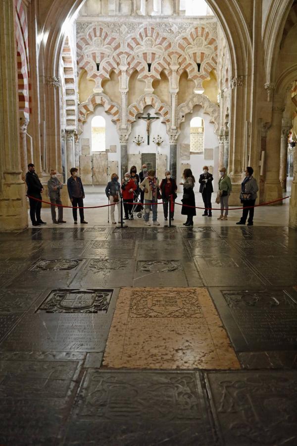 La ruta por las tumbas de la Mezquita-Catedral de Córdoba, en imágenes