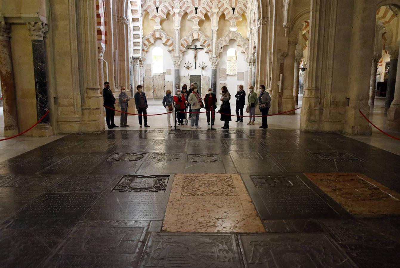 La ruta por las tumbas de la Mezquita-Catedral de Córdoba, en imágenes