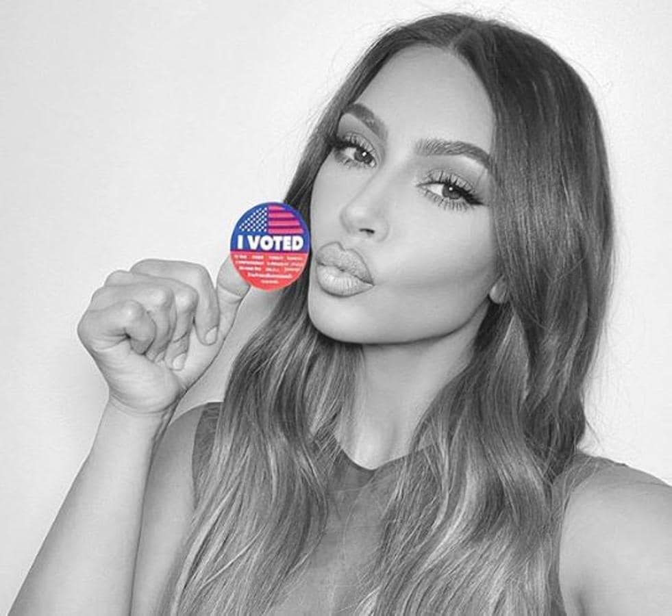Kim Kardashian también ha votado, aunque no ha querido desvelar a quién. Lo que sí ha hecho es animar a otros a hacer lo mismo que ella. 