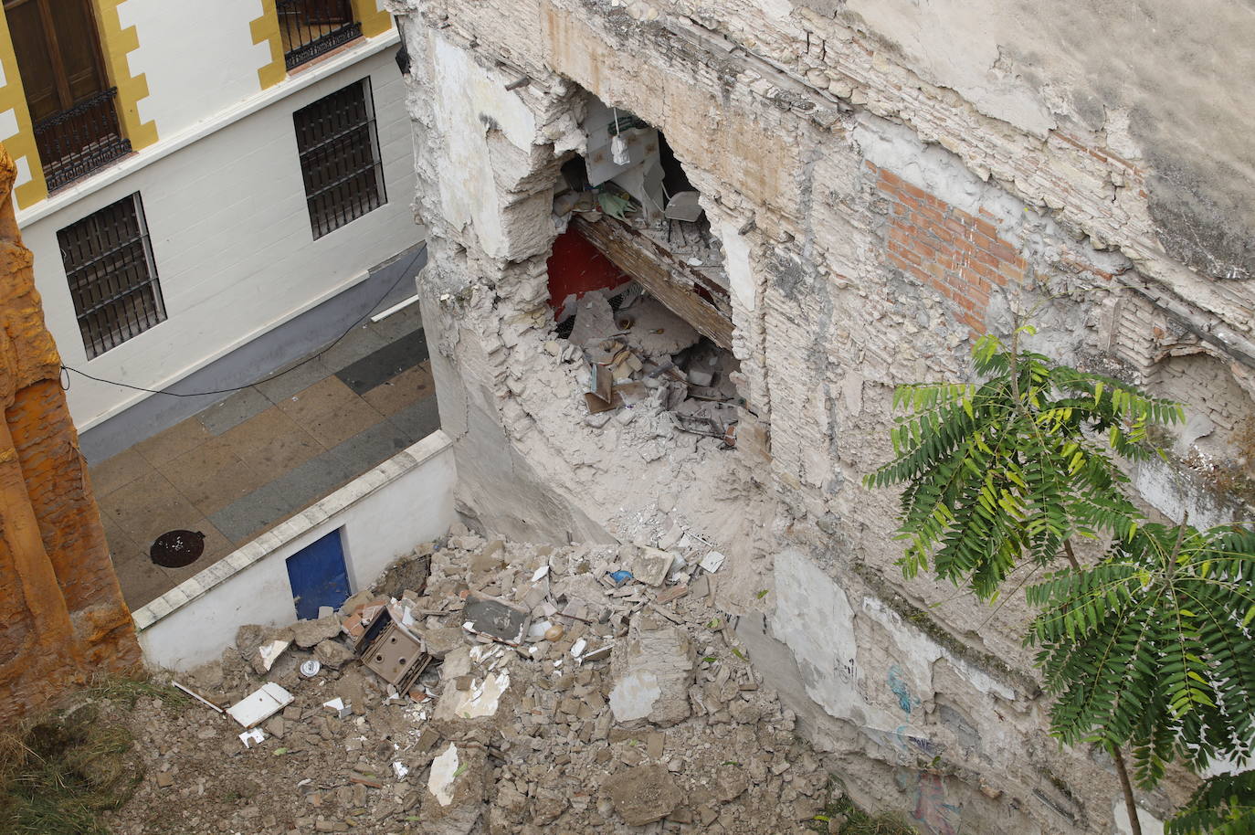 El edificio de María Cristina donde se cayó un muro, en imágenes