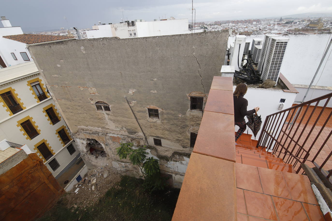 El edificio de María Cristina donde se cayó un muro, en imágenes