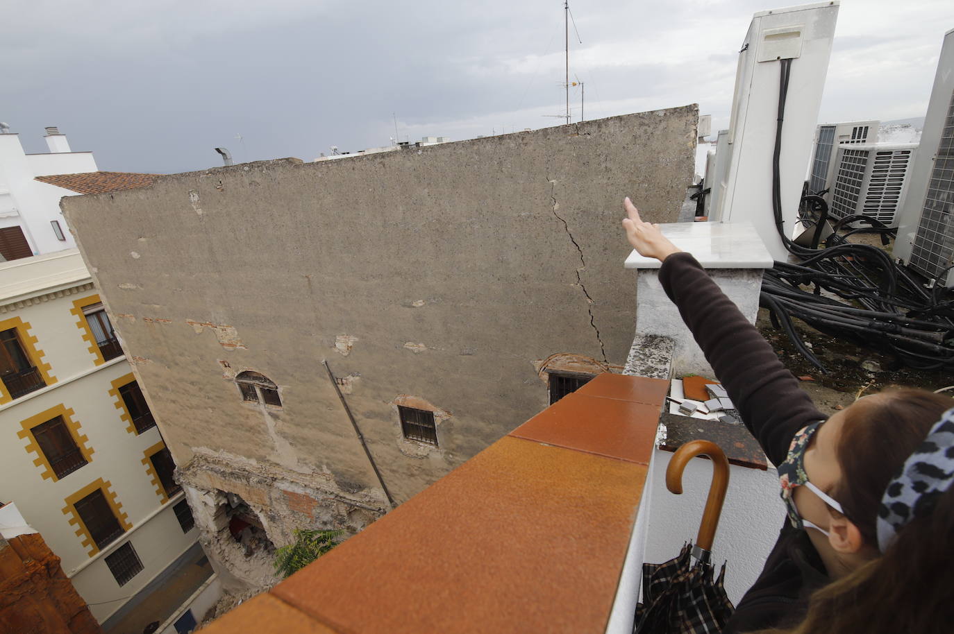 El edificio de María Cristina donde se cayó un muro, en imágenes