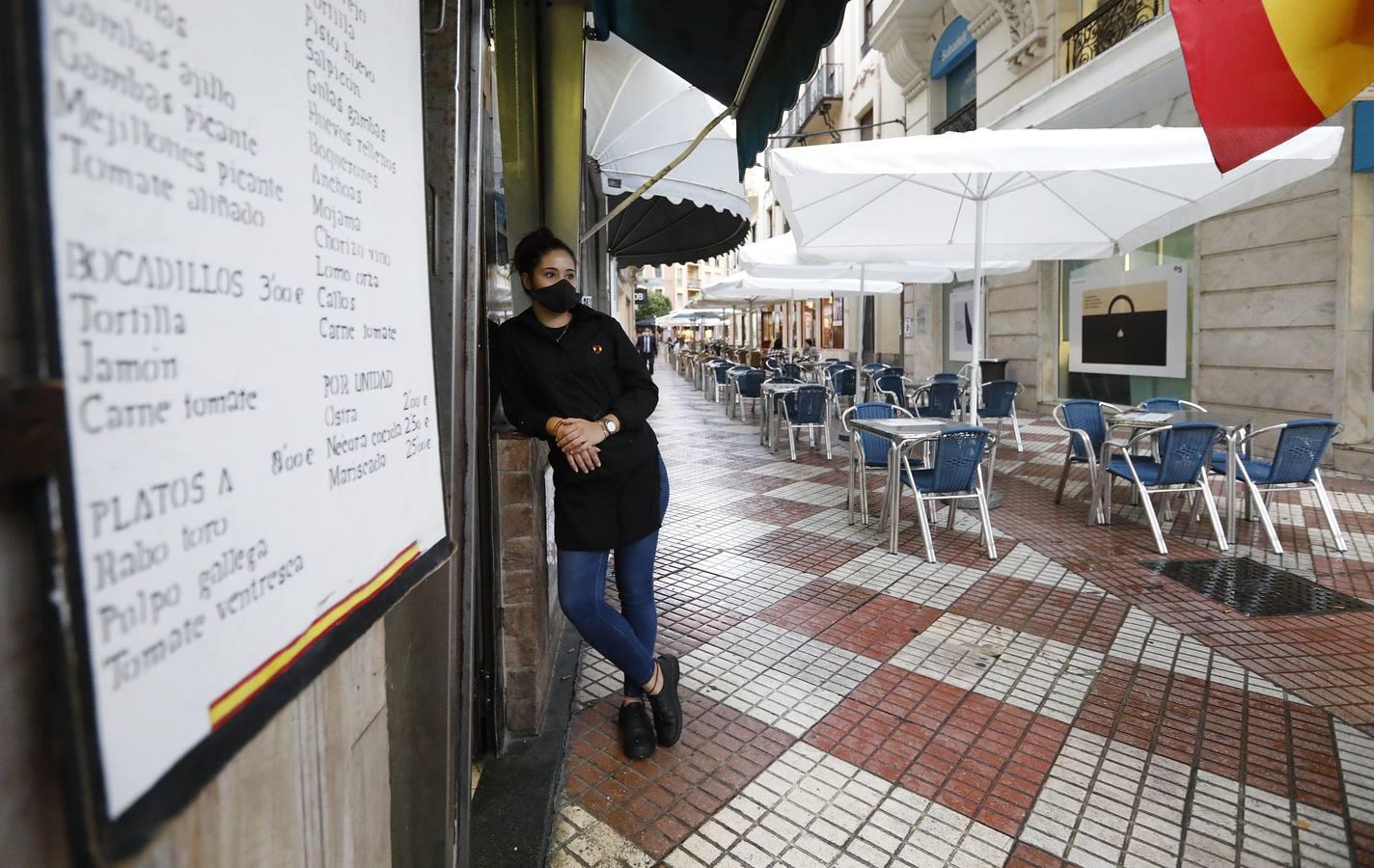 Córdoba desértica a última hora de la tarde, en imágenes