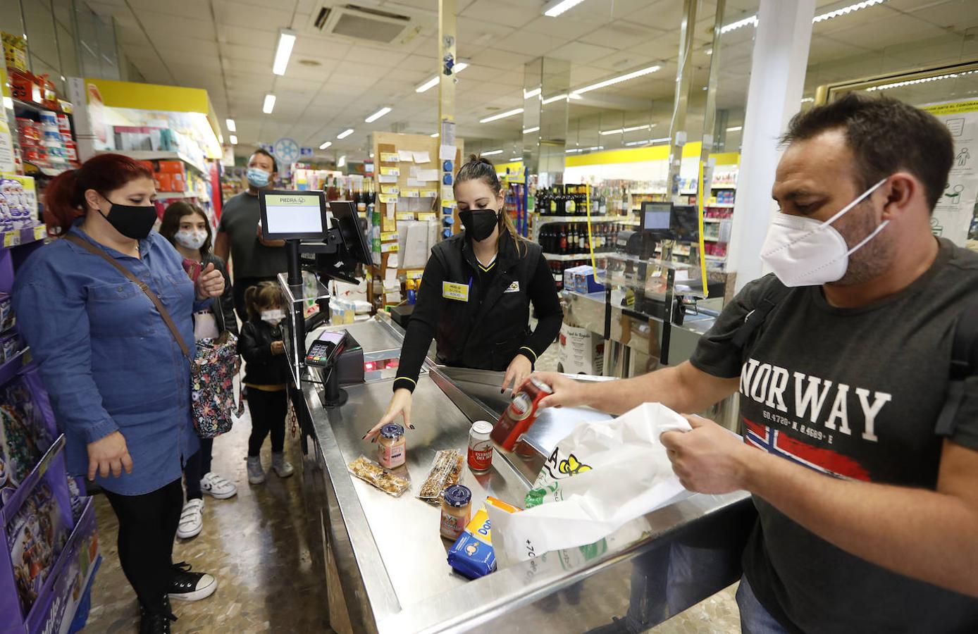 En imágenes, las compras en Jesús Rescatado y La Viñuela de Córdoba