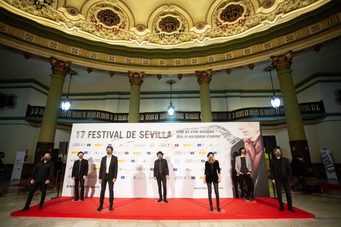 Photocall de los asistentes a la gala de inaugural del Festival de Cine de Sevilla