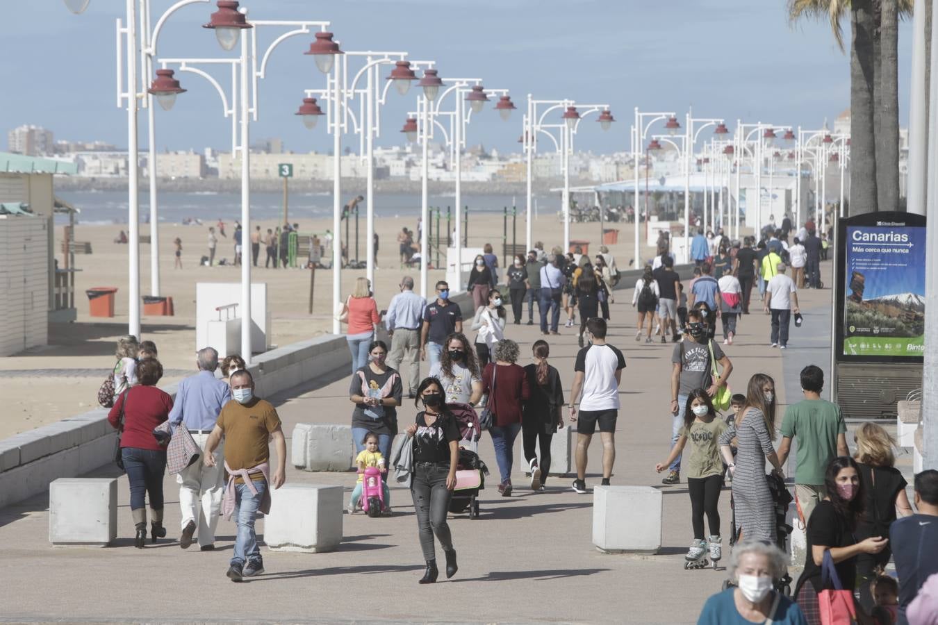 Ambiente en Cádiz el dia antes de las nuevas restricciones por la pandemia