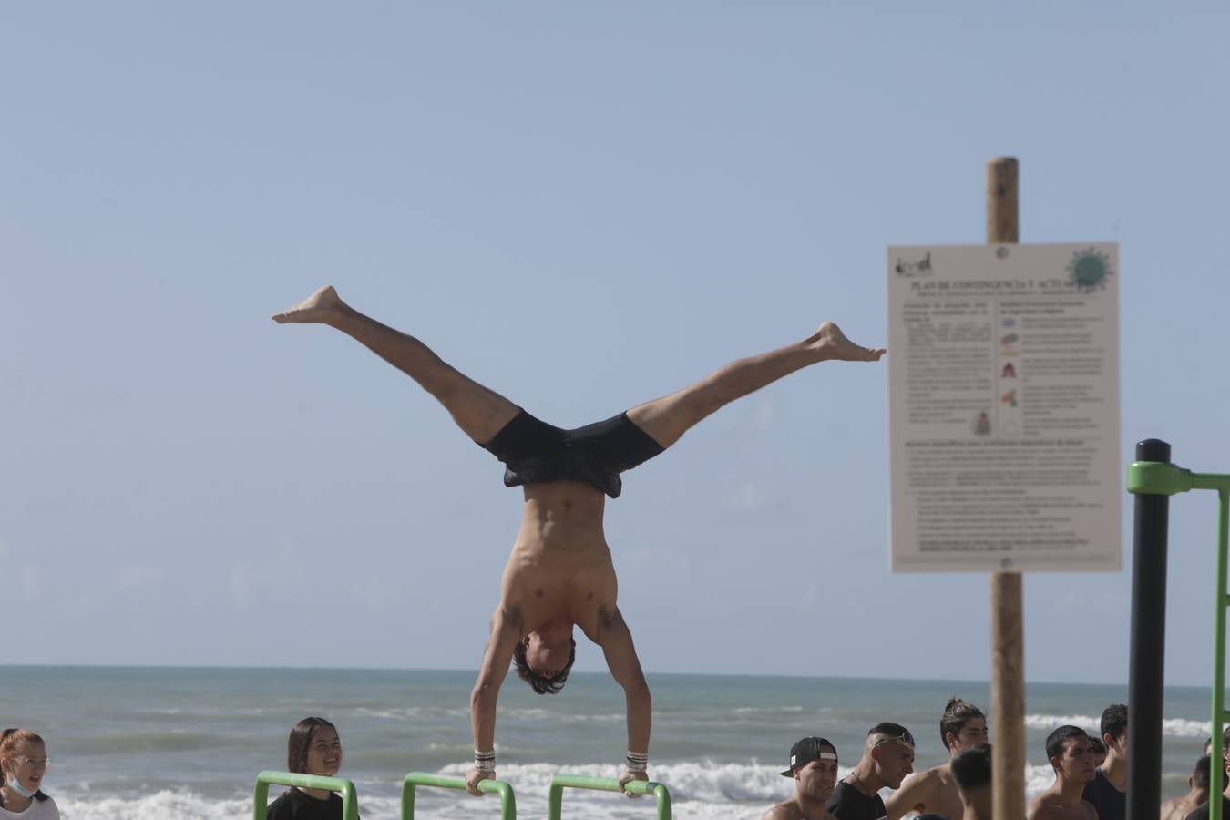 Ambiente en Cádiz el dia antes de las nuevas restricciones por la pandemia