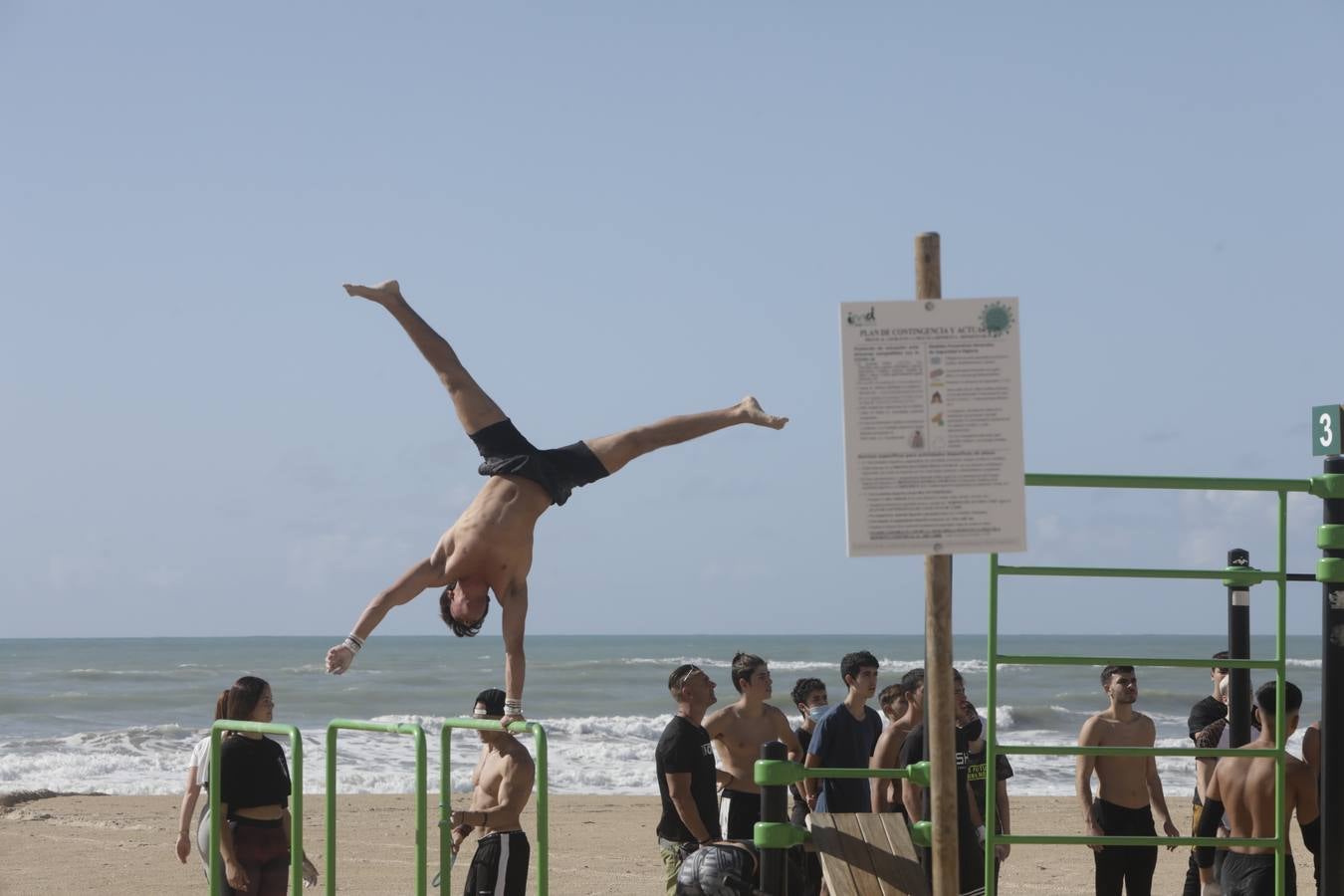 Ambiente en Cádiz el dia antes de las nuevas restricciones por la pandemia