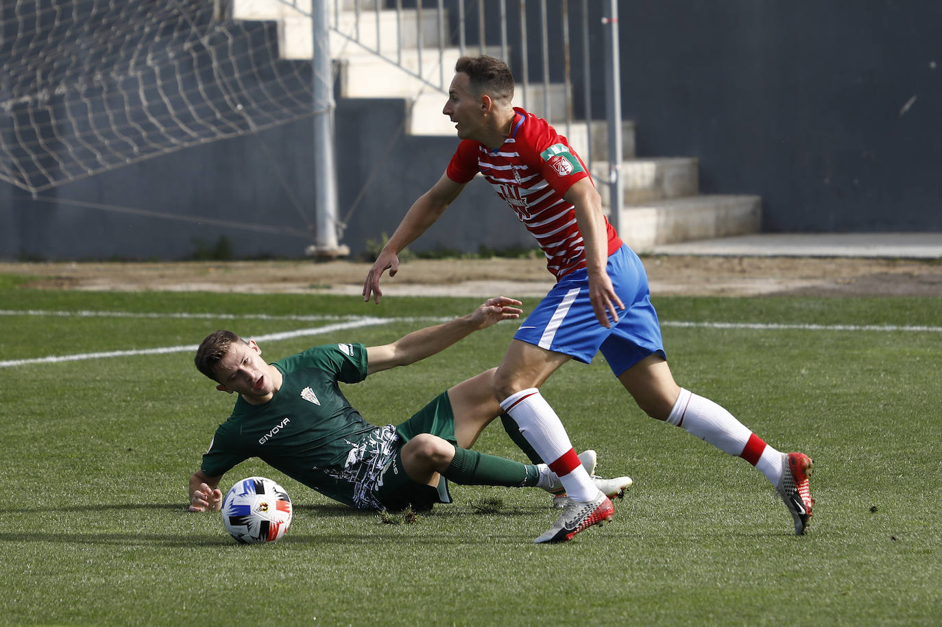 El Recreativo Granada-Córdoba CF, en imágenes