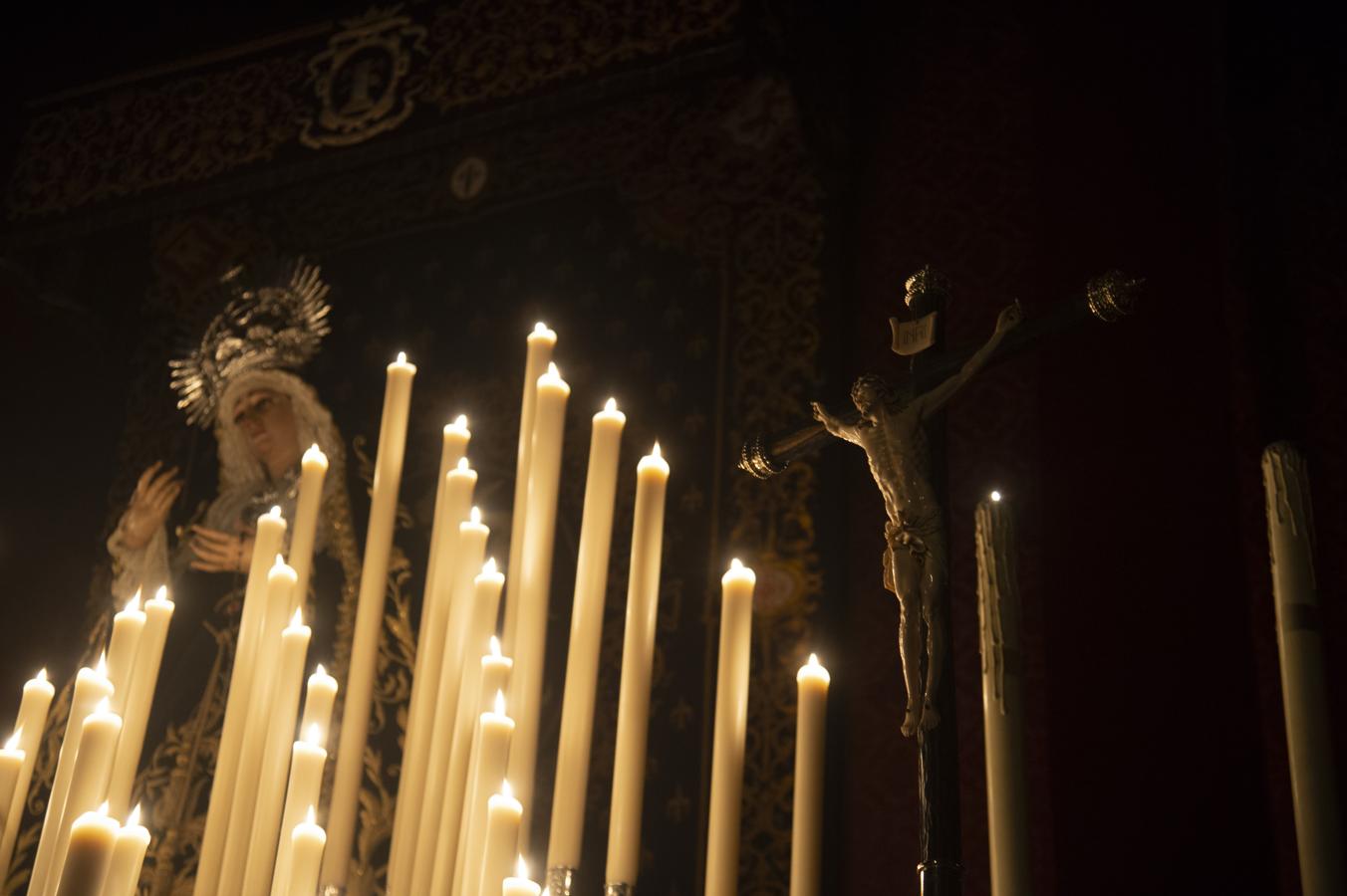 La Virgen de la Victoria de las Cigarreras, a la luz de las velas