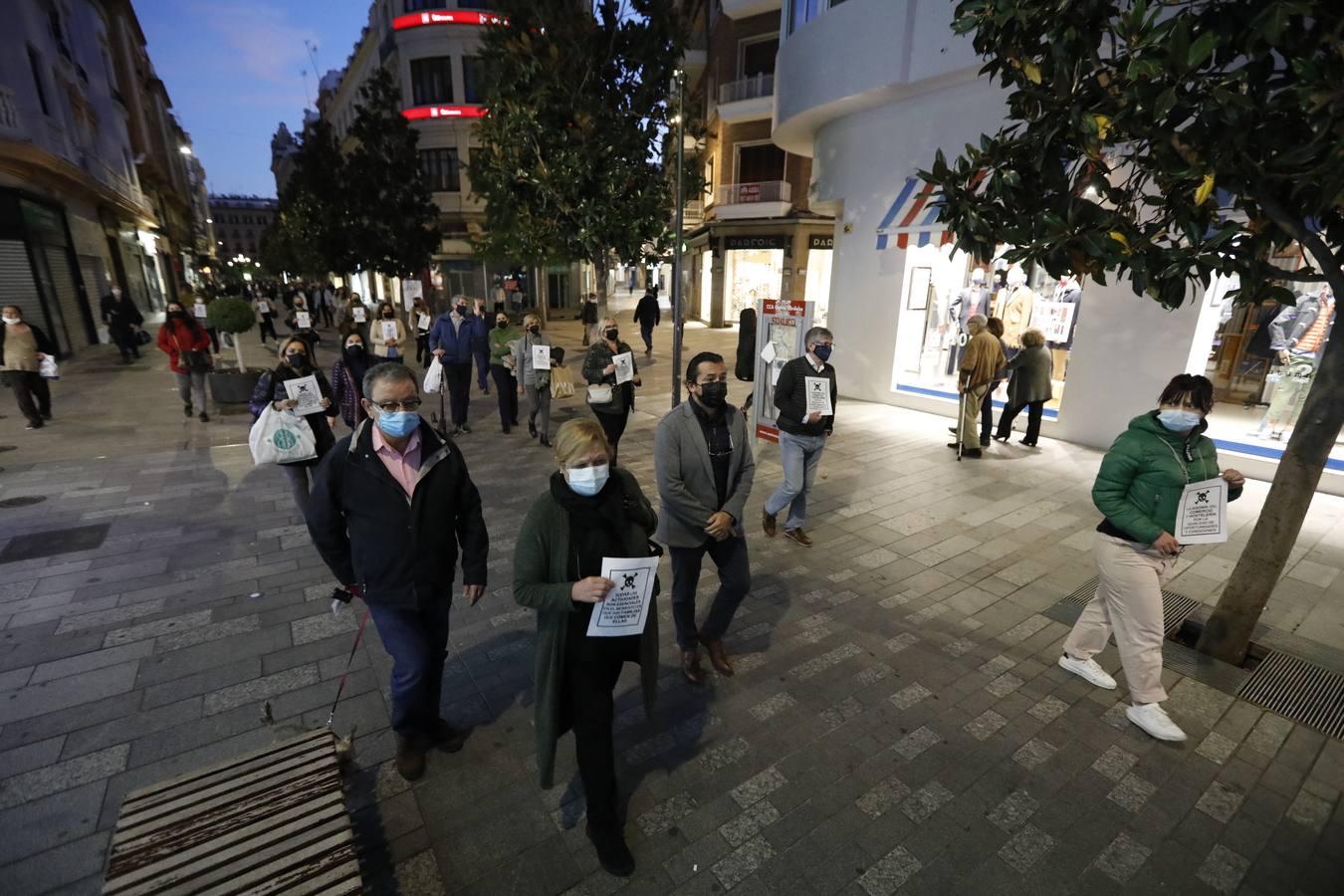 Primer día del cierre de los negocios de Córdoba, en imágenes