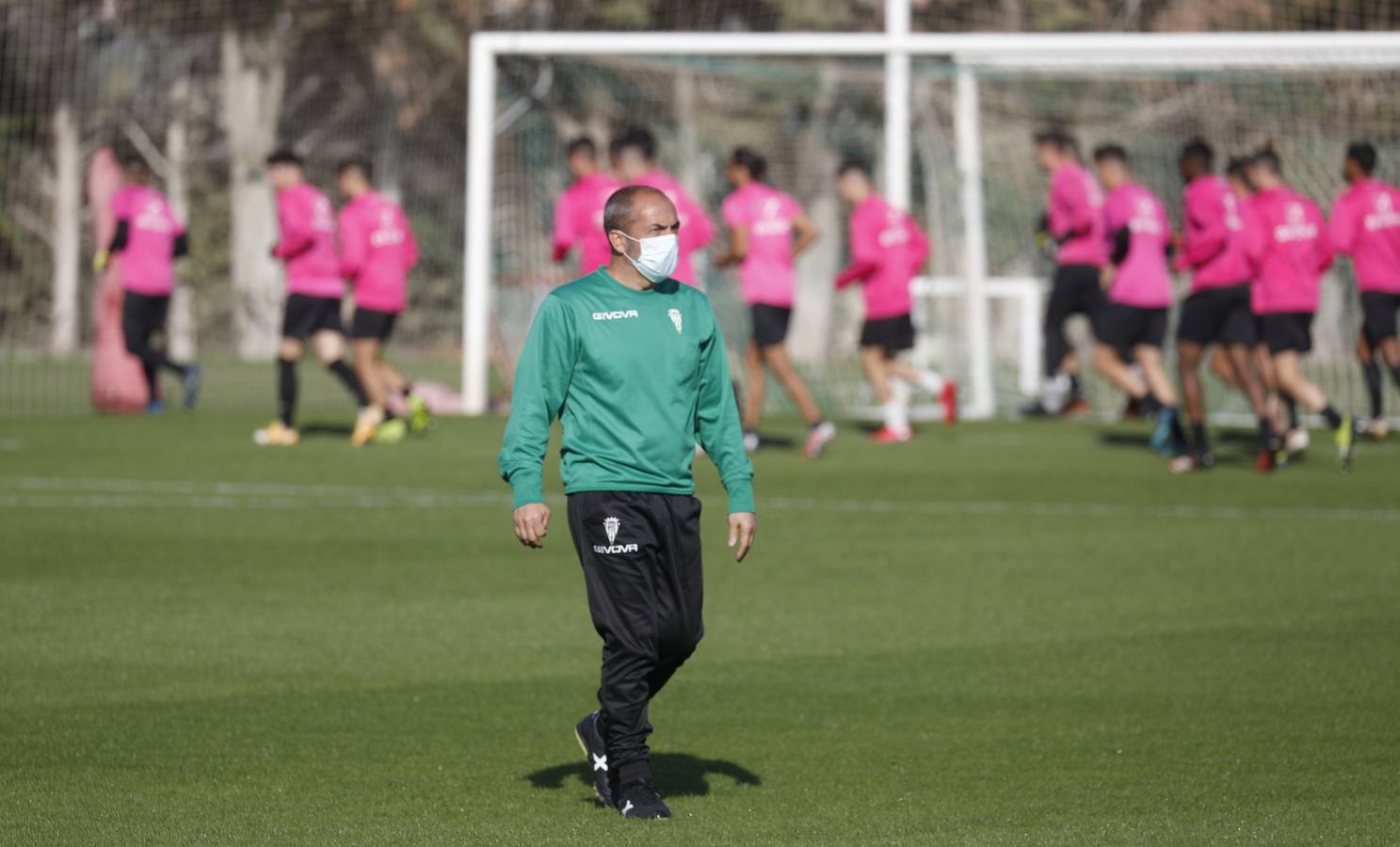 El entrenamiento del Córdoba CF sin De las Cuevas y Piovaccari, en imágenes