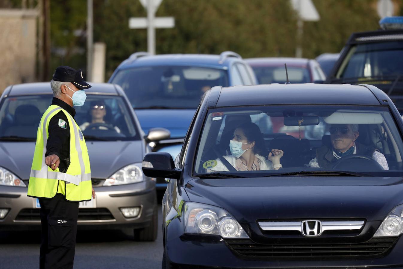 Los controles policiales en Córdoba por el confinamiento, en imágenes