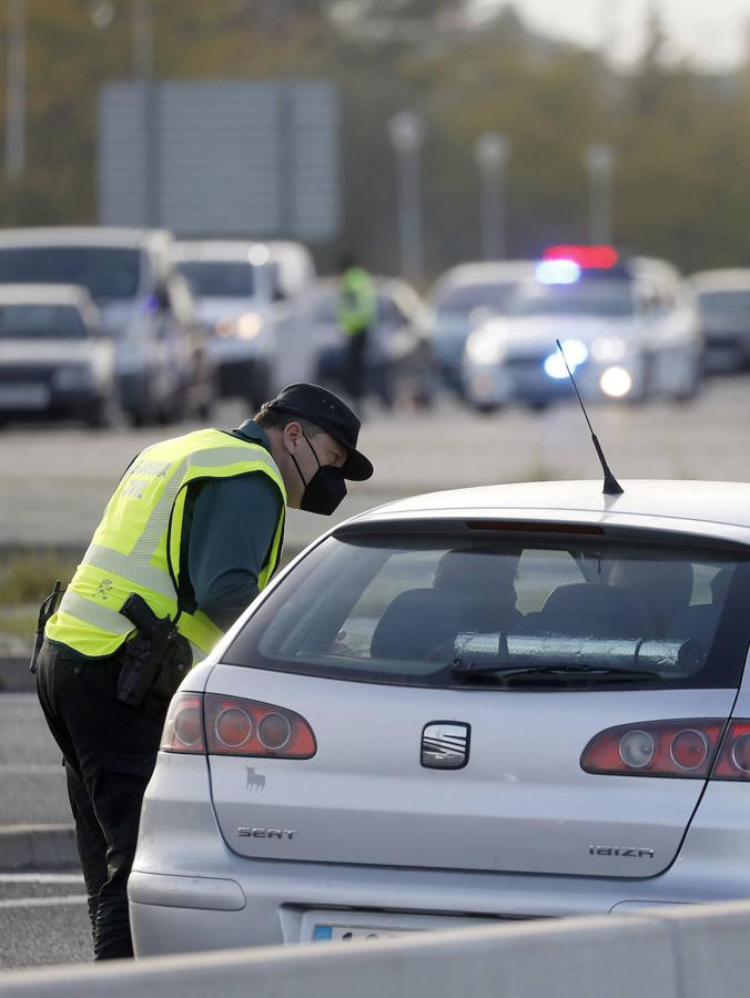 Los controles policiales en Córdoba por el confinamiento, en imágenes