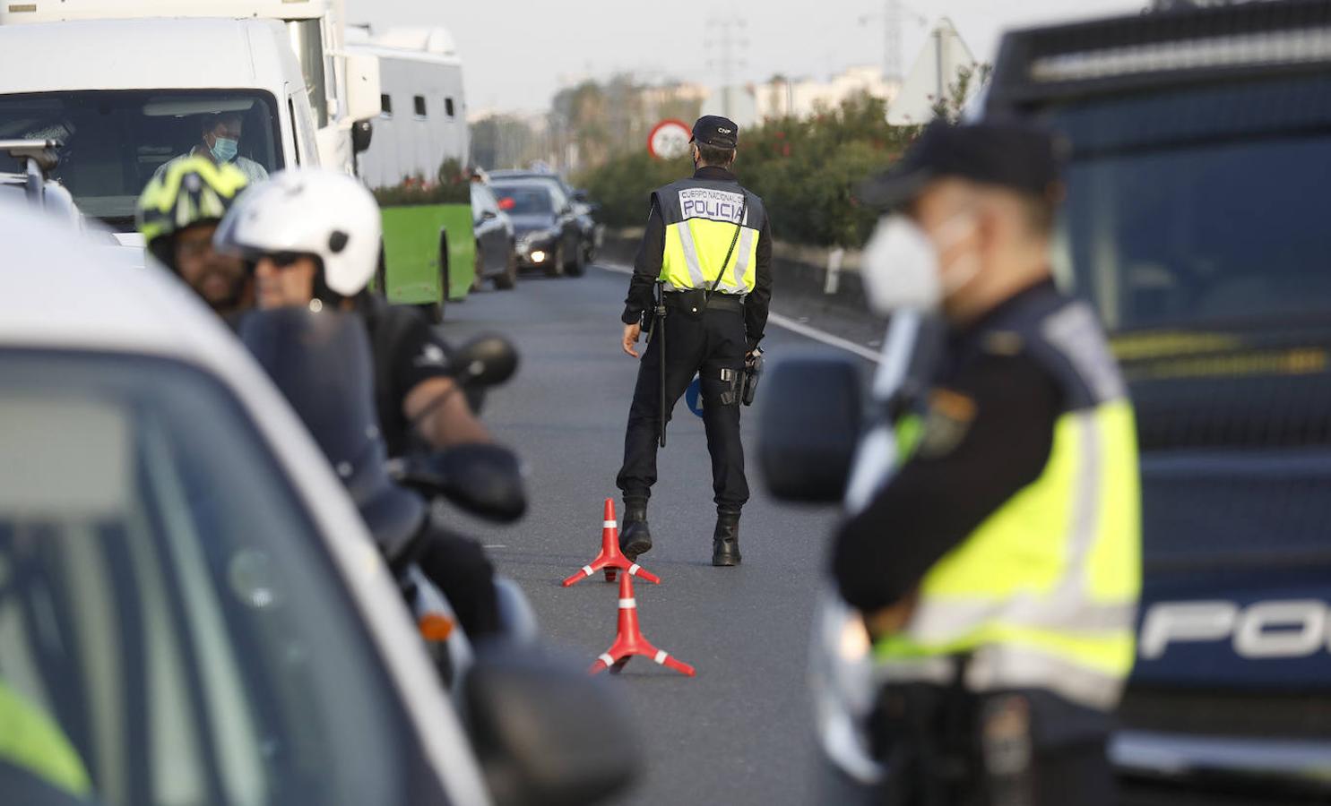 Los controles policiales en Córdoba por el confinamiento, en imágenes