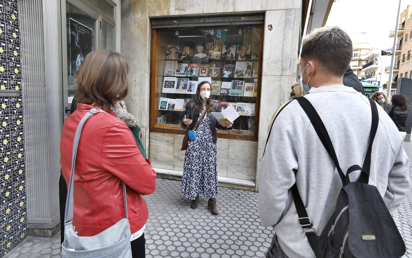 Paseo literario en Sevilla por el Día de las Librerías