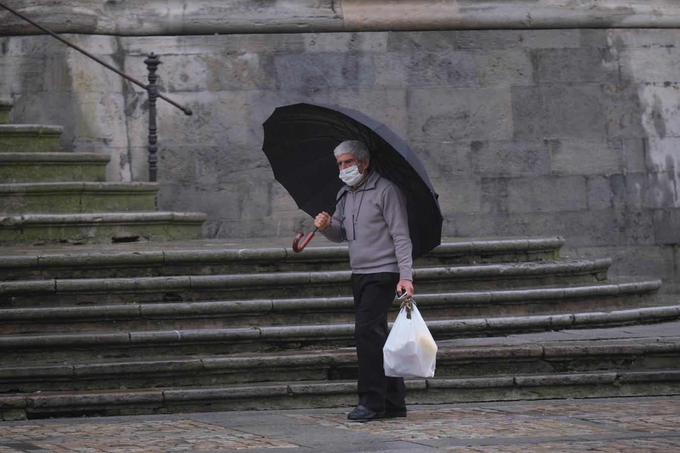 FOTOS | Sábado de lluvia en Cádiz que invita a quedarse en casa