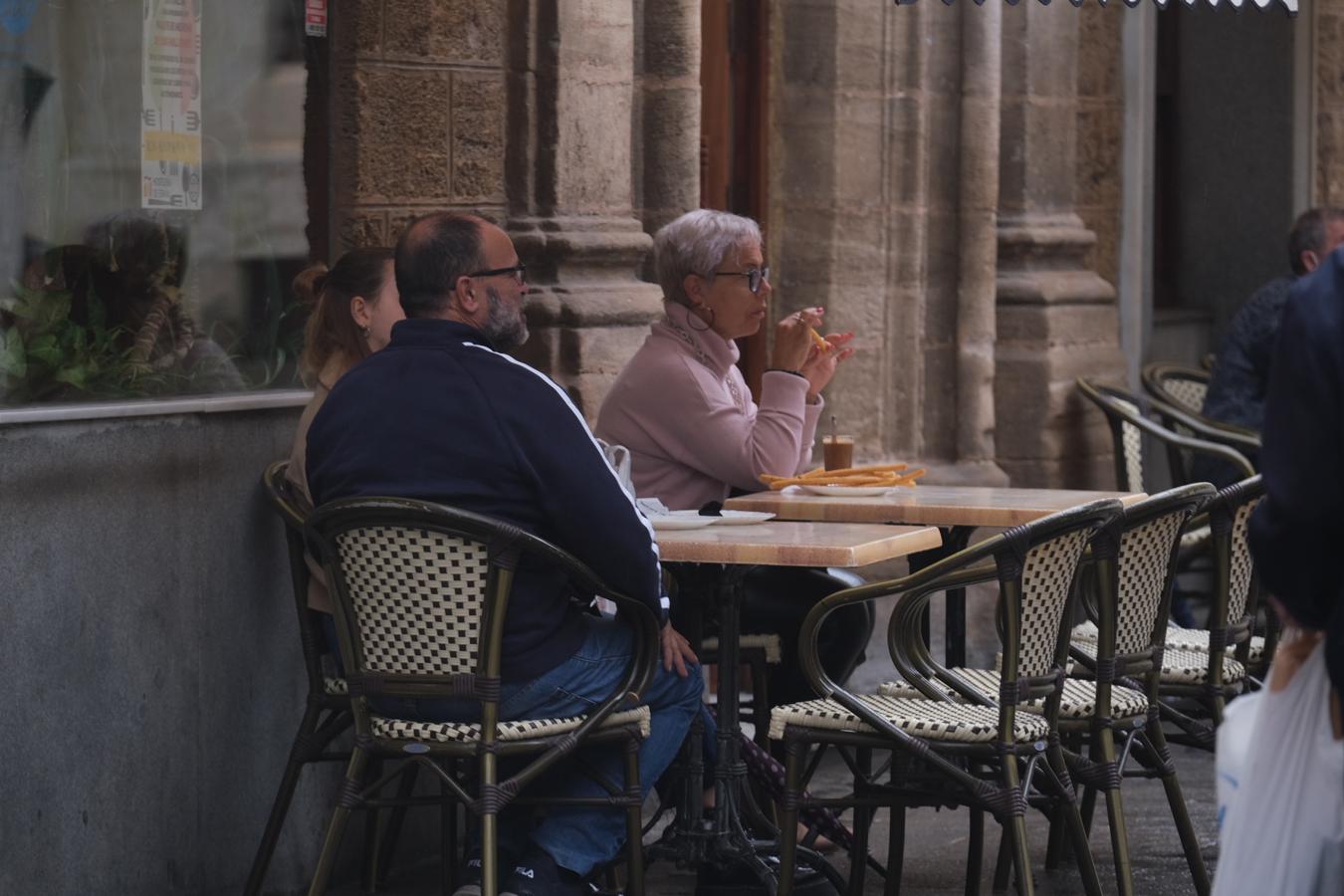 FOTOS | Sábado de lluvia en Cádiz que invita a quedarse en casa