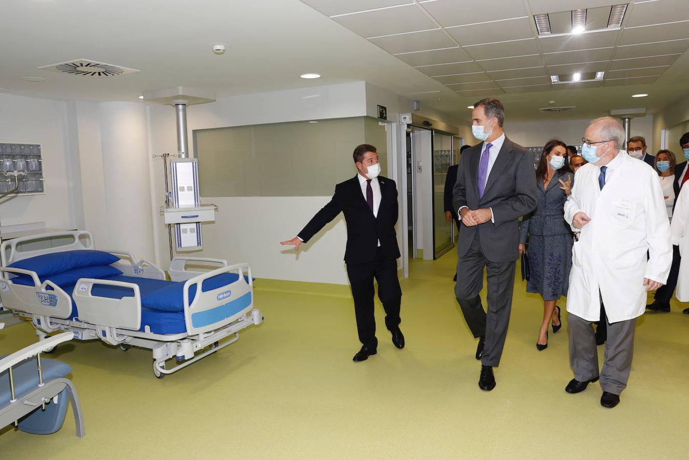 La visita de los Reyes de España al nuevo hospital de Toledo, en imágenes