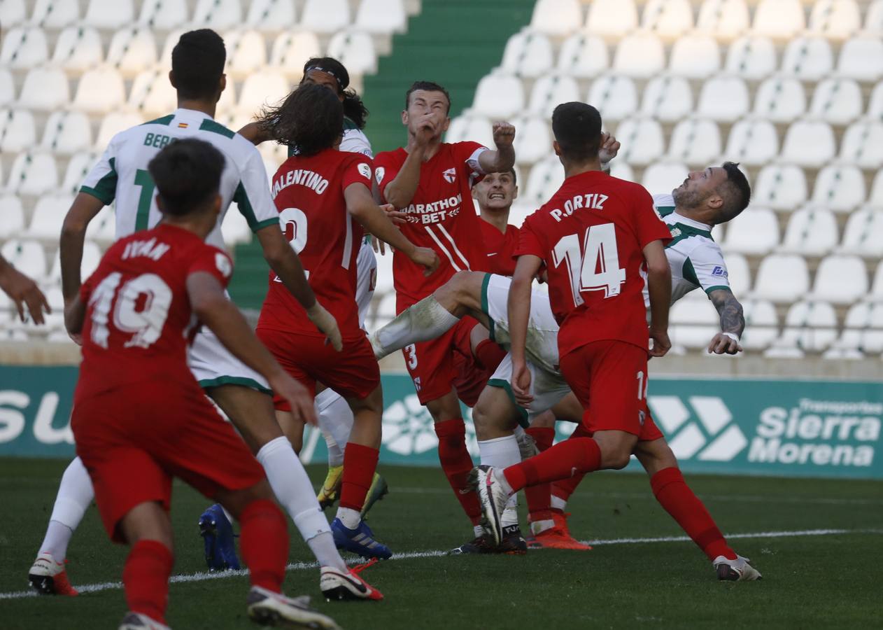 El tropiezo del Córdoba CF ante el Sevilla Atlético, en imágenes