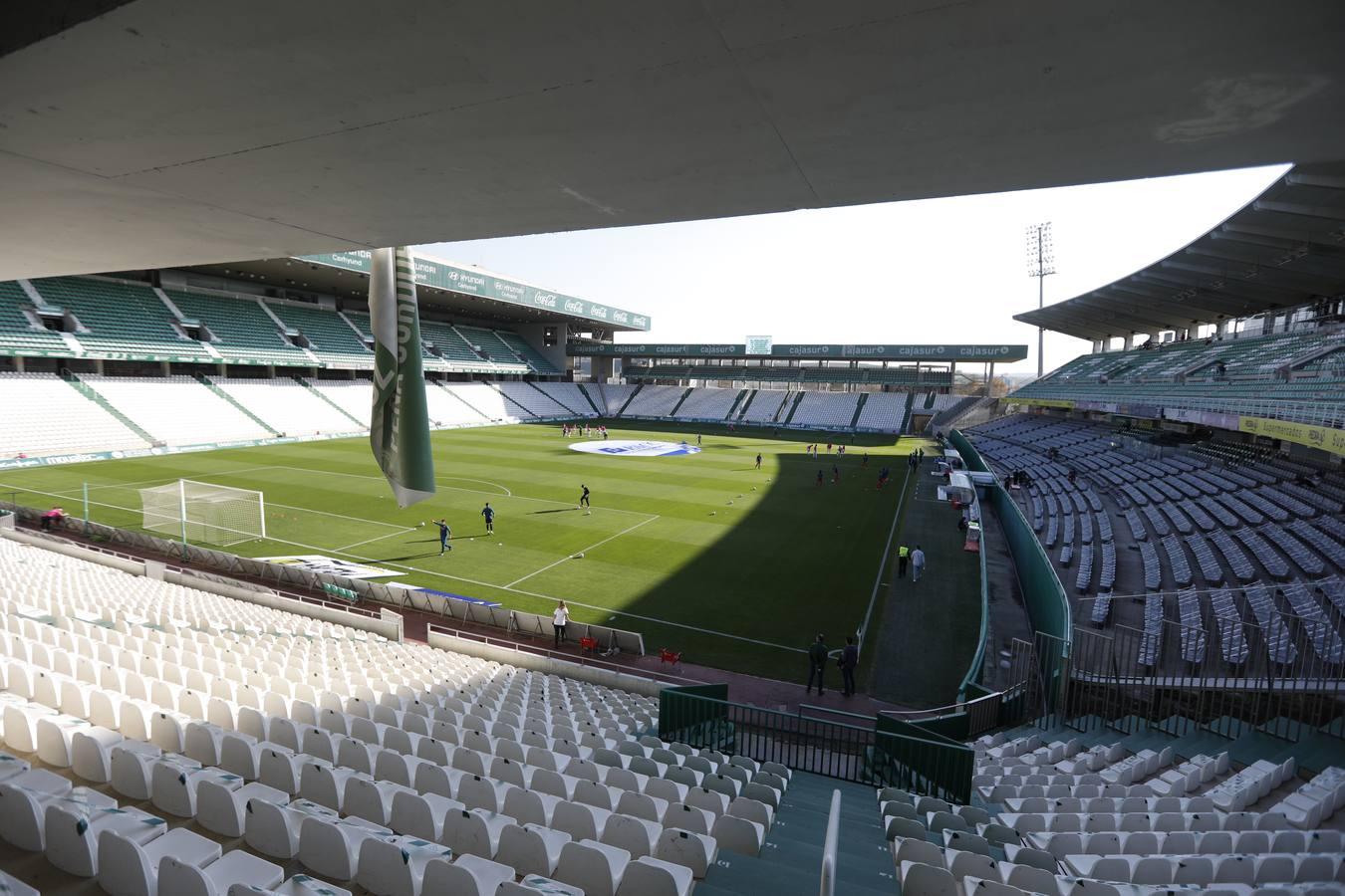 El primer partido del Córdoba CF a puerta cerrada, en imágenes